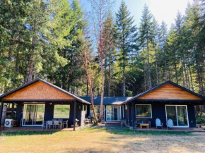 Forest Hideaway House with hot tub and trail